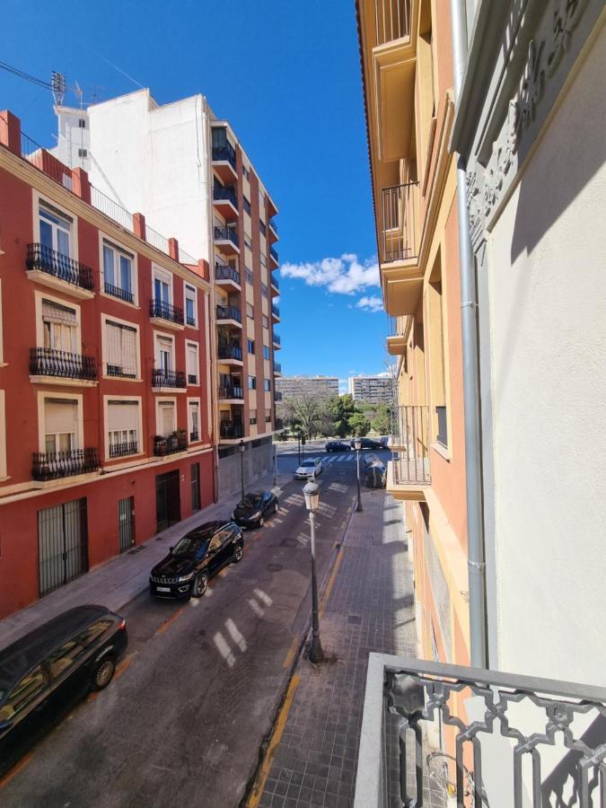 Centrica Y Encantadora Vivienda. Валенсия Экстерьер фото
